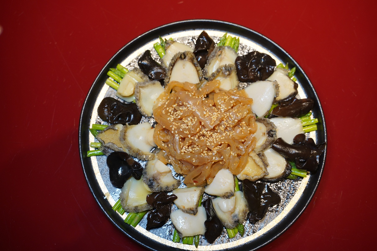 【麟聚粵式私房料理】台北米其林餐廳推薦 粵式私廚招牌玻璃脆皮小乳鴨必吃 台北小巨蛋美食餐廳