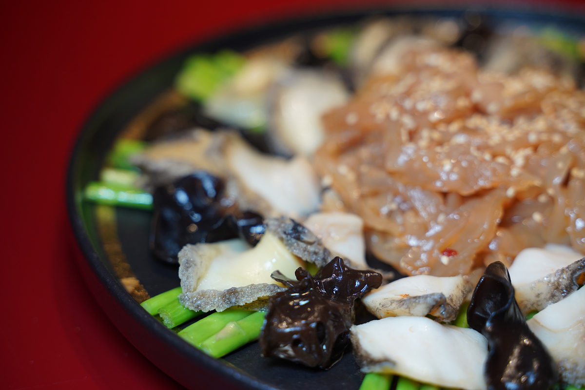 【麟聚粵式私房料理】台北米其林餐廳推薦 粵式私廚招牌玻璃脆皮小乳鴨必吃 台北小巨蛋美食餐廳