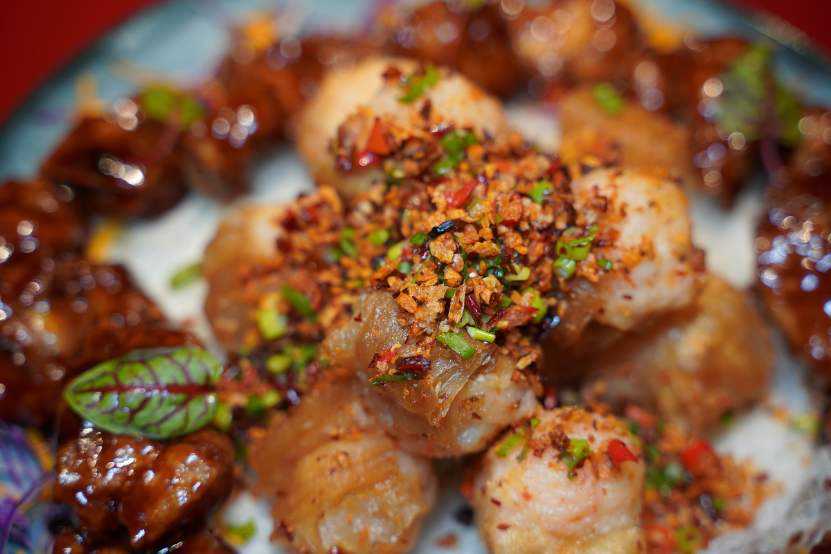 【麟聚粵式私房料理】台北米其林餐廳推薦 粵式私廚招牌玻璃脆皮小乳鴨必吃 台北小巨蛋美食餐廳