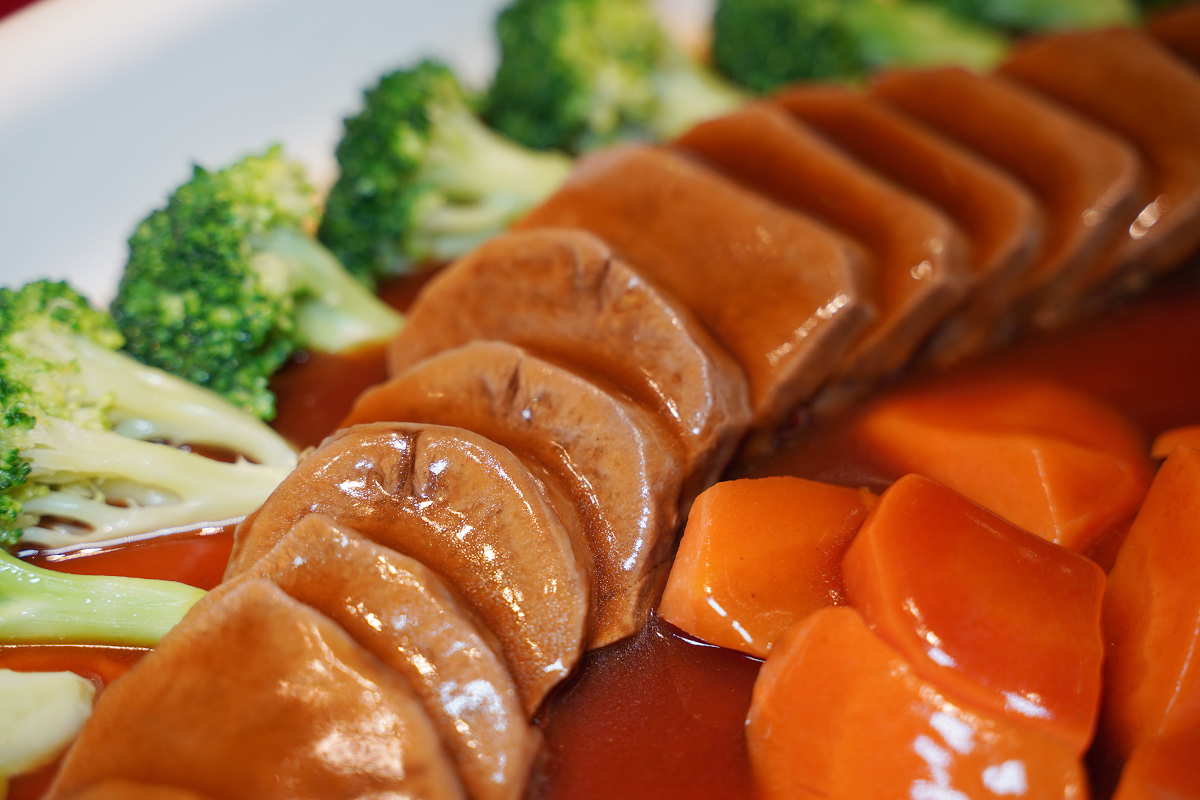 【麟聚粵式私房料理】台北米其林餐廳推薦 粵式私廚招牌玻璃脆皮小乳鴨必吃 台北小巨蛋美食餐廳