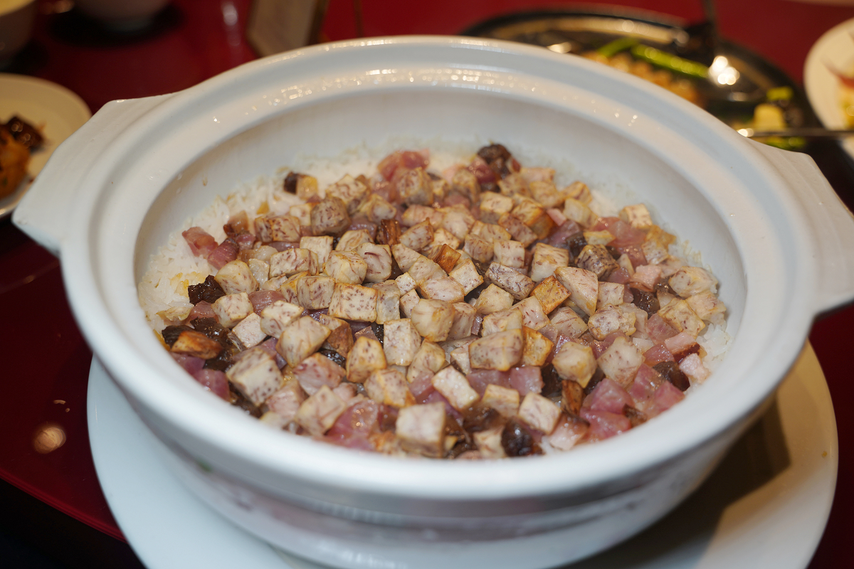 【麟聚粵式私房料理】台北米其林餐廳推薦 粵式私廚招牌玻璃脆皮小乳鴨必吃 台北小巨蛋美食餐廳