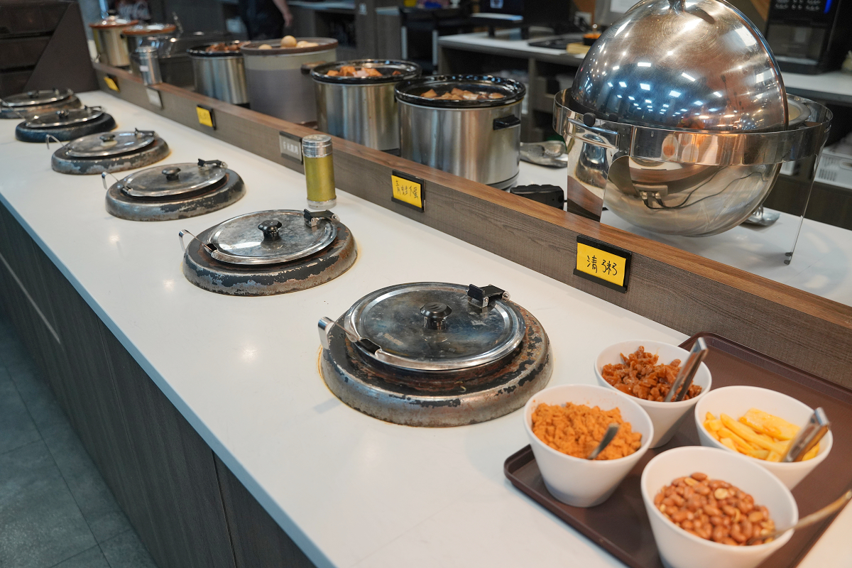 【饗厚牛排桃園店】桃園吃到飽推薦 每人399元起自助吧無限量供應吃到飽 升級牛排只要59元 - 第41張圖 【饗厚牛排桃園店】桃園吃到飽推薦 每人399元起自助吧無限量供應吃到飽 升級牛排只要59元