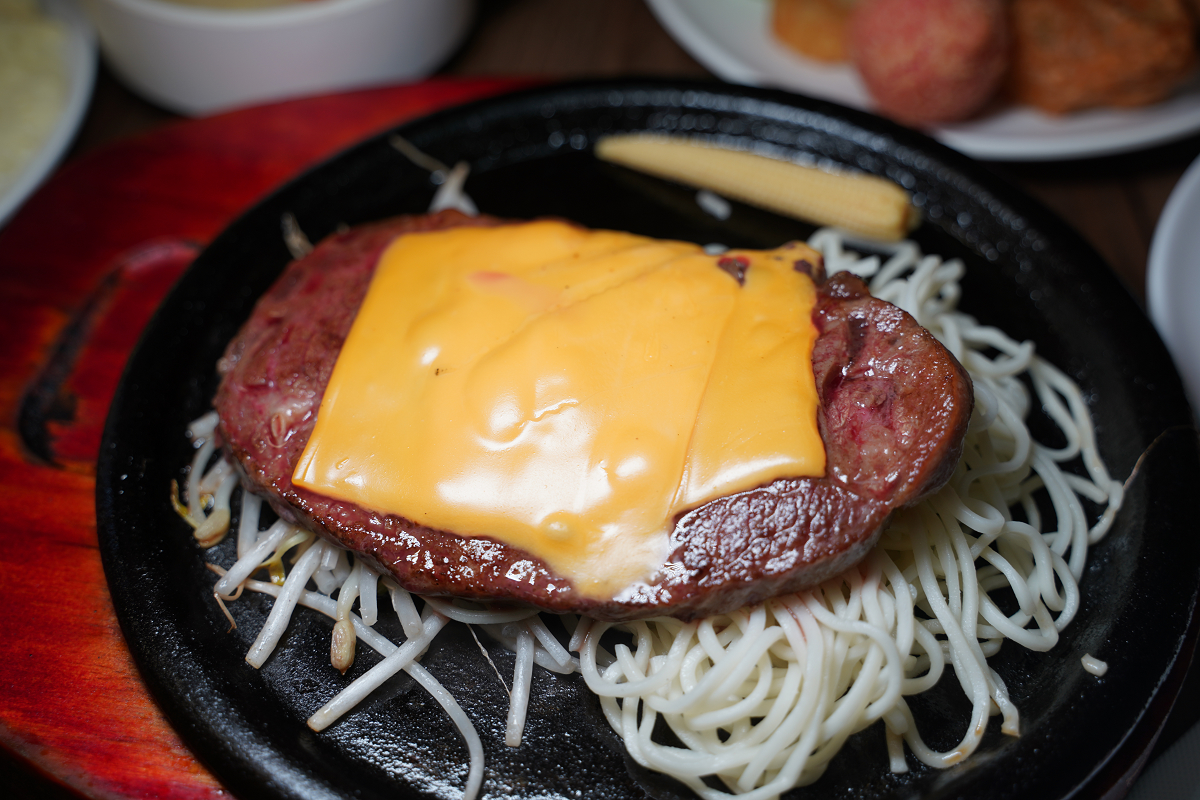 【饗厚牛排桃園店】桃園吃到飽推薦 每人399元起自助吧無限量供應吃到飽 升級牛排只要59元 - 第49張圖 【饗厚牛排桃園店】桃園吃到飽推薦 每人399元起自助吧無限量供應吃到飽 升級牛排只要59元