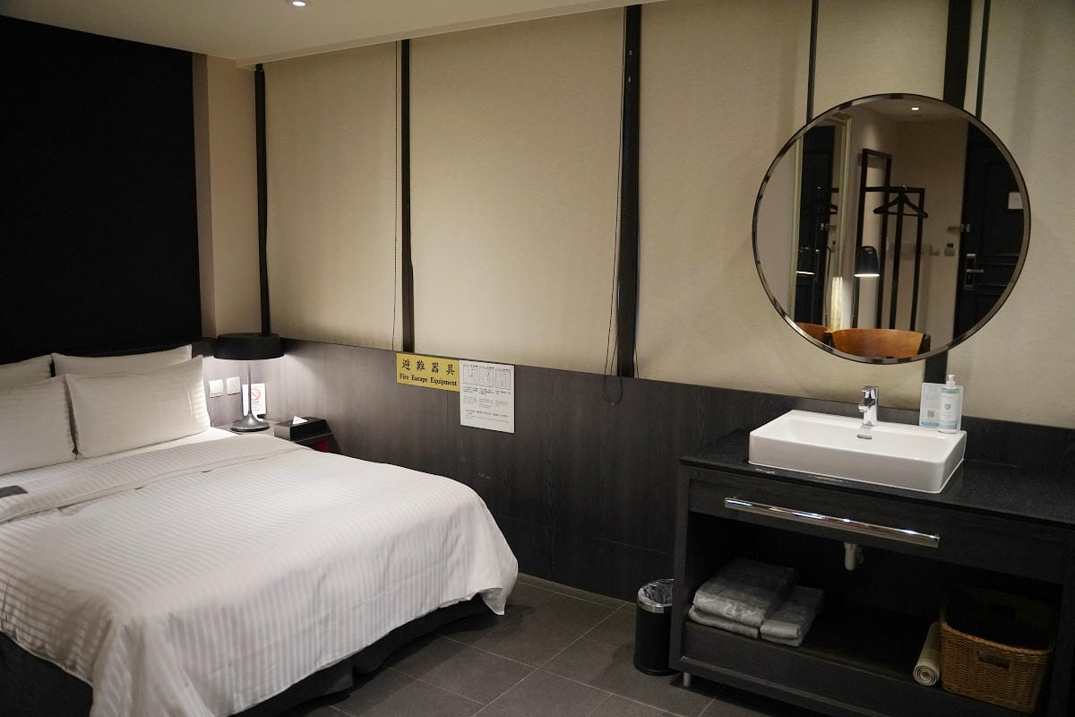 【樂逸旅居高雄七賢館 Lainn】高雄住宿推薦 鄰近高捷美麗島站/六合夜市 免費下午茶點