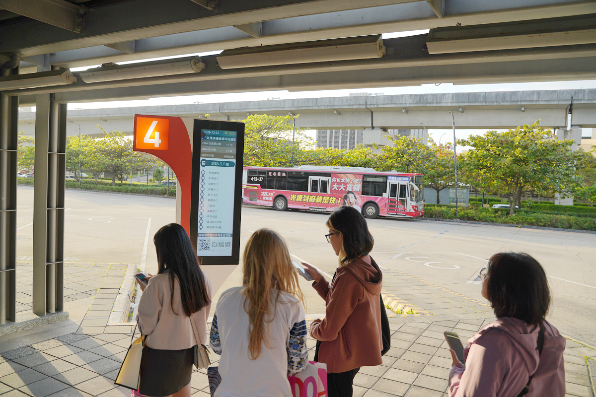 【統聯客運桃園市公車208路線】高鐵桃園站-內壢-八德 內壢來往桃園高鐵心得分享
