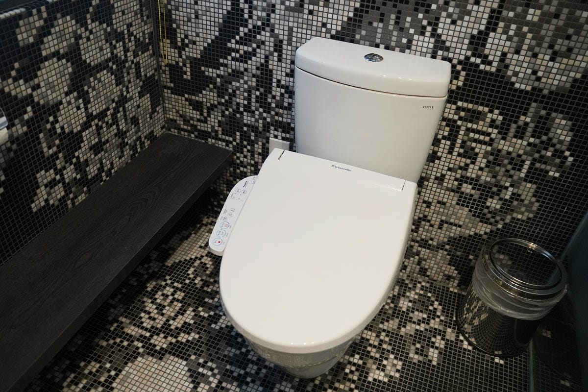 【樂逸旅居高雄七賢館 Lainn】高雄住宿推薦 鄰近高捷美麗島站/六合夜市 免費下午茶點