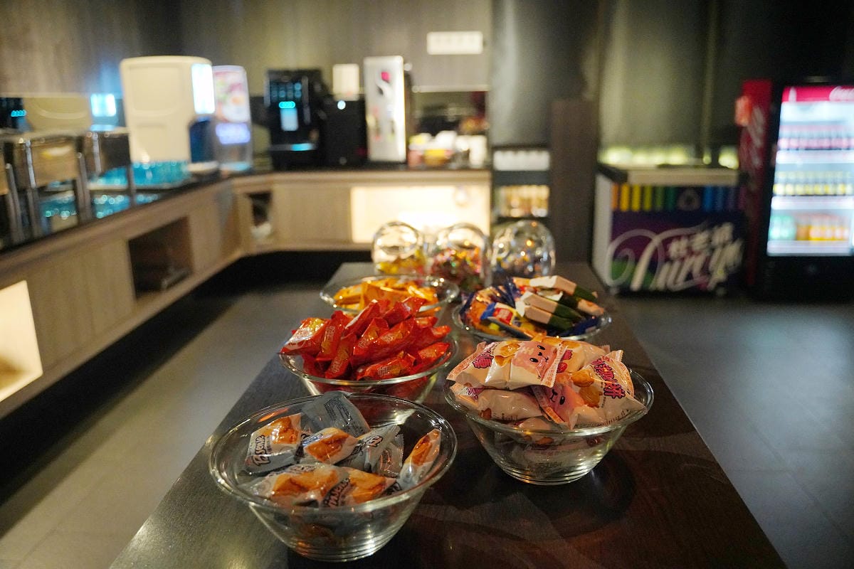 【樂逸旅居高雄七賢館 Lainn】高雄住宿推薦 鄰近高捷美麗島站/六合夜市 免費下午茶點