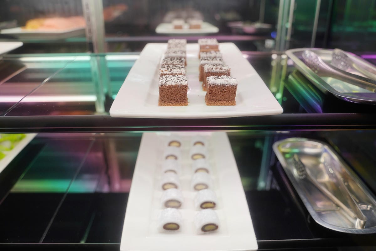 【樂逸旅居高雄七賢館 Lainn】高雄住宿推薦 鄰近高捷美麗島站/六合夜市 免費下午茶點