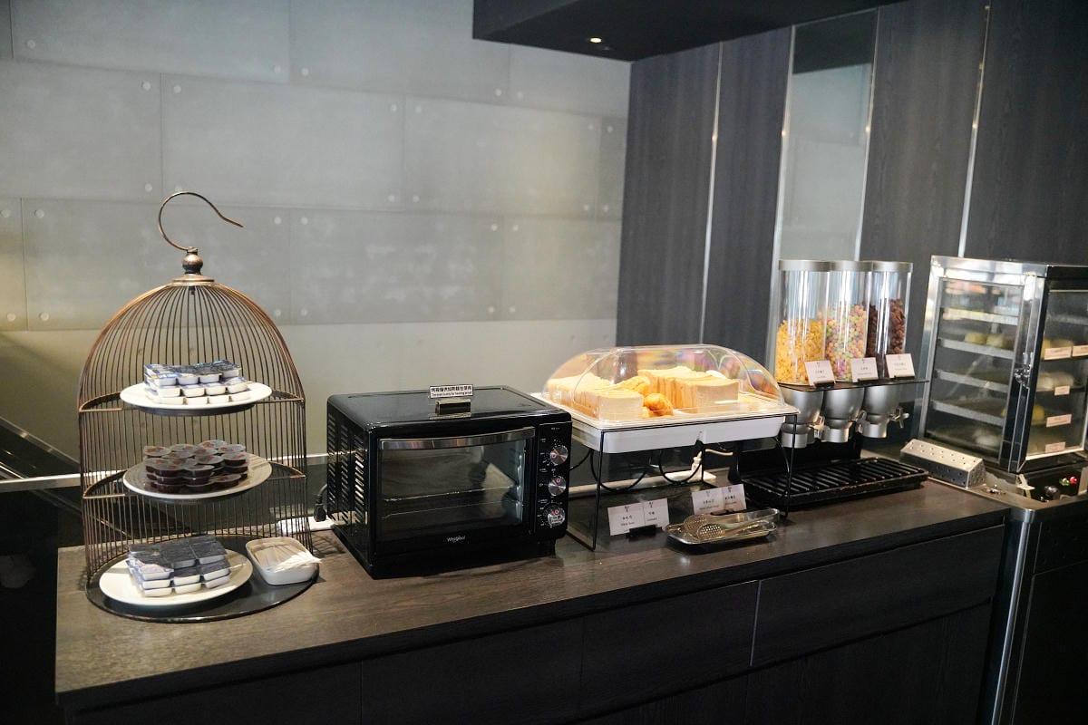 【樂逸旅居高雄七賢館 Lainn】高雄住宿推薦 鄰近高捷美麗島站/六合夜市 免費下午茶點