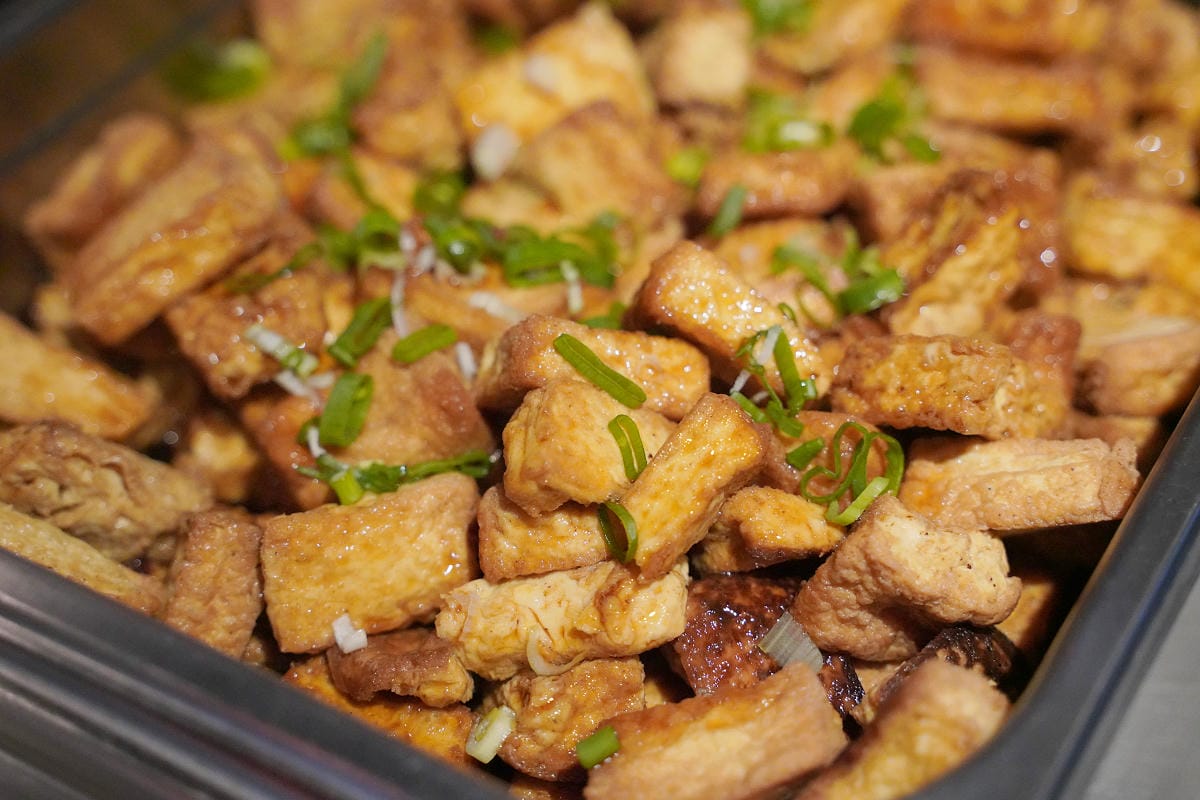 【樂逸旅居高雄七賢館 Lainn】高雄住宿推薦 鄰近高捷美麗島站/六合夜市 免費下午茶點