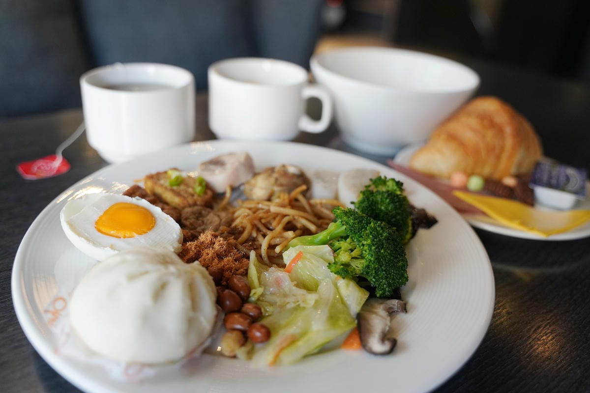 【樂逸旅居高雄七賢館 Lainn】高雄住宿推薦 鄰近高捷美麗島站/六合夜市 免費下午茶點