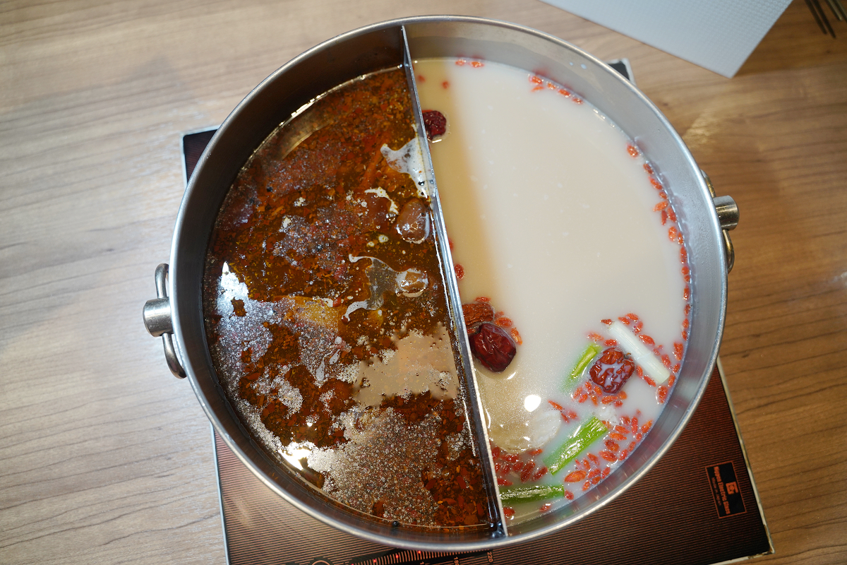 【Smile One 精緻涮涮鍋】高雄火鍋店推薦 30樓高空美景高雄約會餐廳首選 高雄福華大飯店 - 第18張圖 【Smile One 精緻涮涮鍋】高雄火鍋店推薦 30樓高空美景高雄約會餐廳首選 高雄福華大飯店