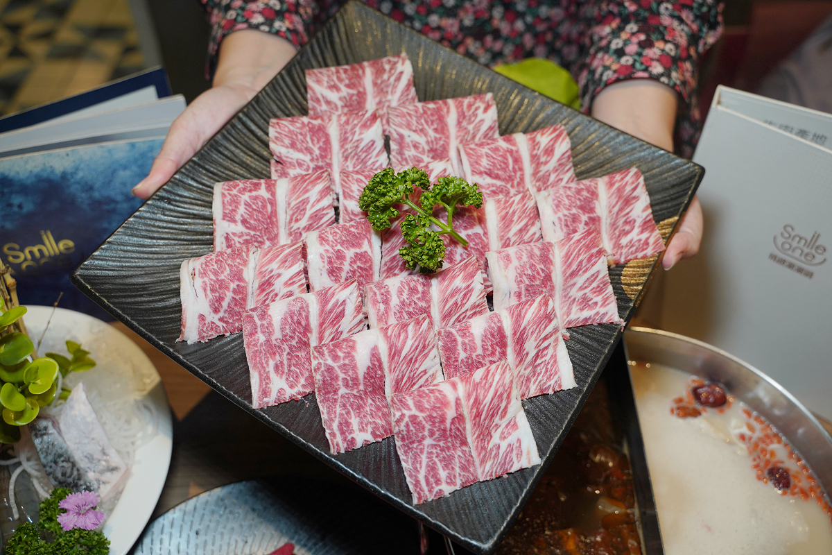 【Smile One 精緻涮涮鍋】高雄火鍋店推薦 30樓高空美景高雄約會餐廳首選 高雄福華大飯店 - 第27張圖 【Smile One 精緻涮涮鍋】高雄火鍋店推薦 30樓高空美景高雄約會餐廳首選 高雄福華大飯店