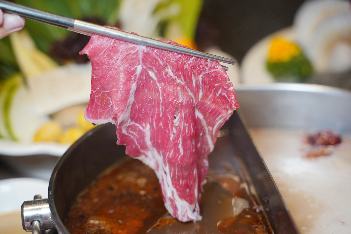 【Smile One 精緻涮涮鍋】高雄火鍋店推薦 30樓高空美景高雄約會餐廳首選 高雄福華大飯店 - 第33張圖 【Smile One 精緻涮涮鍋】高雄火鍋店推薦 30樓高空美景高雄約會餐廳首選 高雄福華大飯店