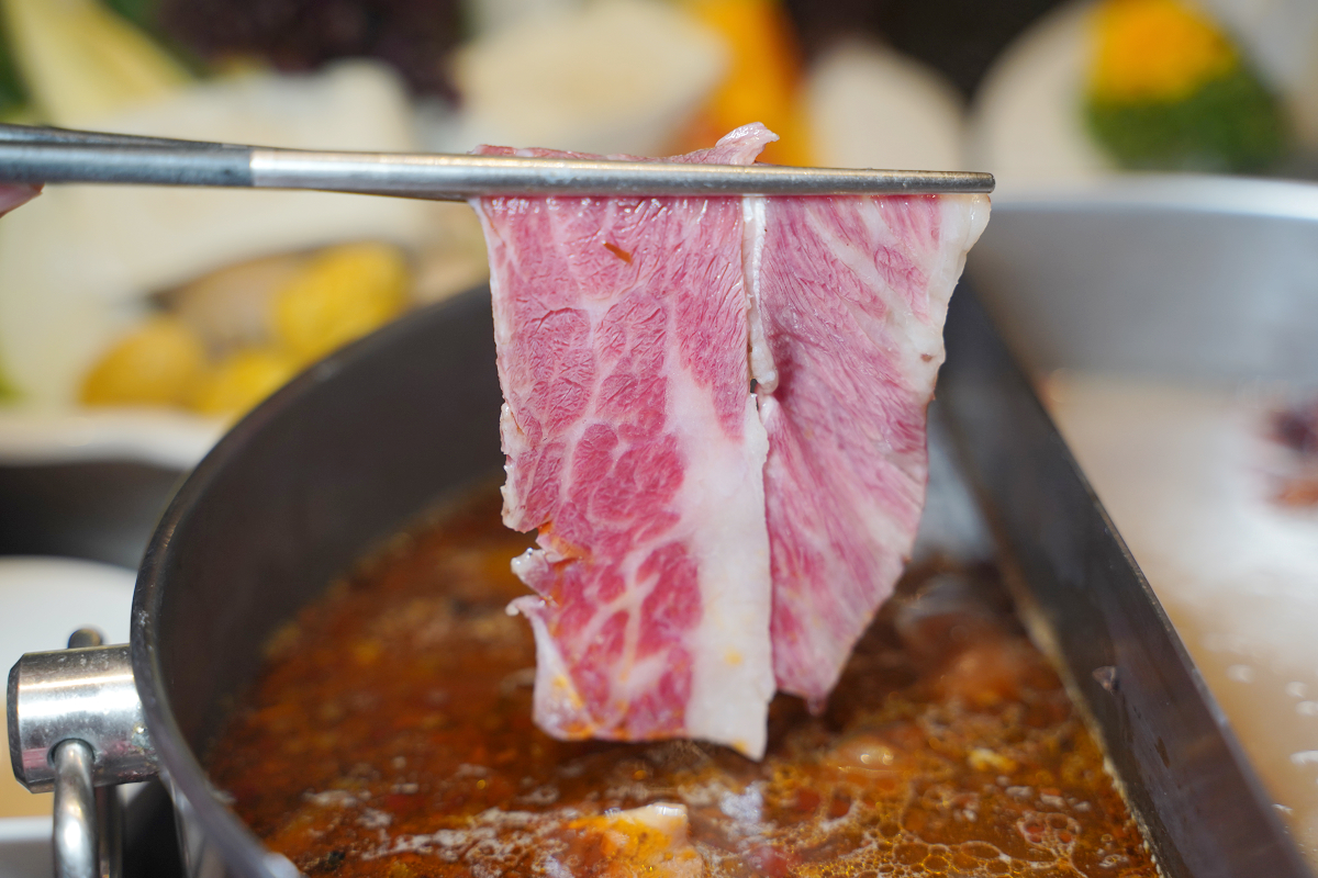 【Smile One 精緻涮涮鍋】高雄火鍋店推薦 30樓高空美景高雄約會餐廳首選 高雄福華大飯店 - 第34張圖 【Smile One 精緻涮涮鍋】高雄火鍋店推薦 30樓高空美景高雄約會餐廳首選 高雄福華大飯店