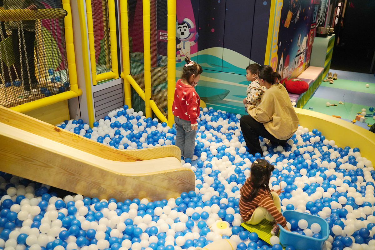 【桃園站前in89豪華影城】boomboom親子影廳 親子專屬沙發座椅 兒童遊戲區歡樂球池 - 第14張圖 【桃園站前in89豪華影城】boomboom親子影廳 親子專屬沙發座椅 兒童遊戲區歡樂球池