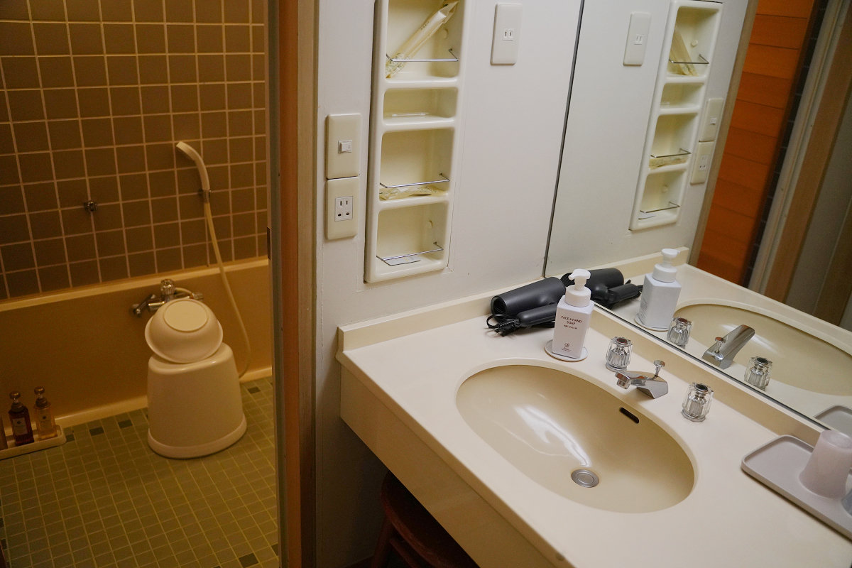 【箱根湯之花王子大飯店】箱根最高點天空溫泉宿 箱根罕見乳白色泉水 免費下午茶點/精緻日式早餐