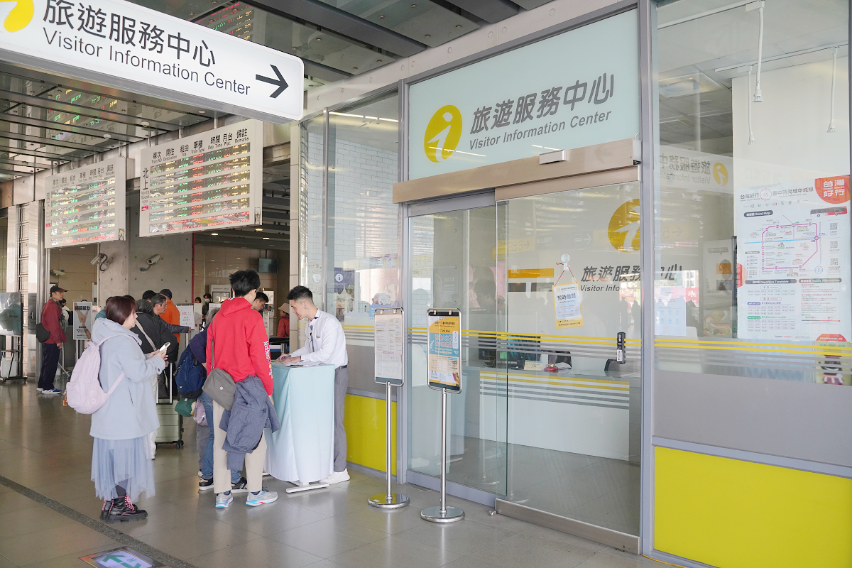 【海風號甜點列車開箱】透明珠寶餐盒夢幻登場 台中出發季節限定芋頭金沙馬卡龍 療癒系車廂超好拍