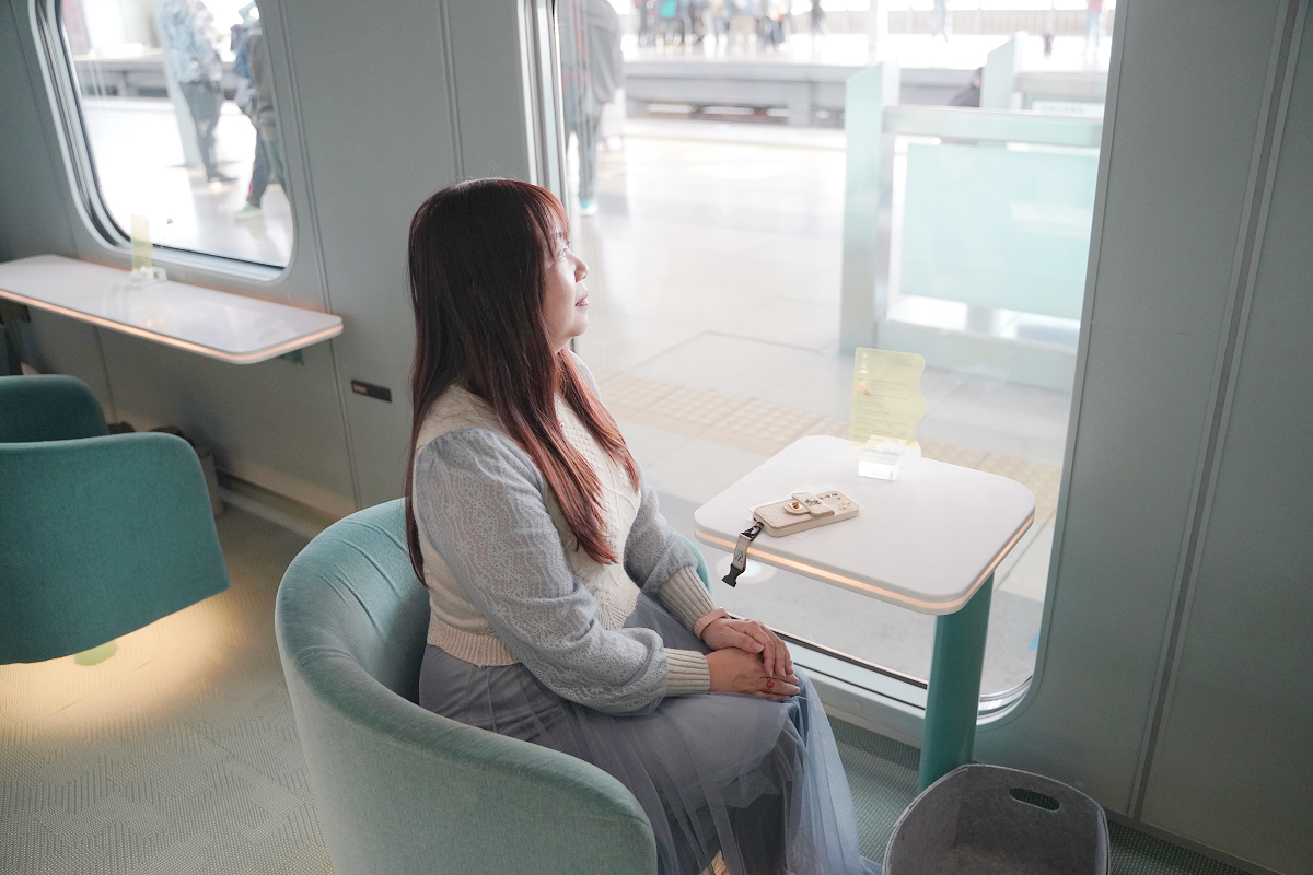 【海風號甜點列車開箱】透明珠寶餐盒夢幻登場 台中出發季節限定芋頭金沙馬卡龍 療癒系車廂超好拍