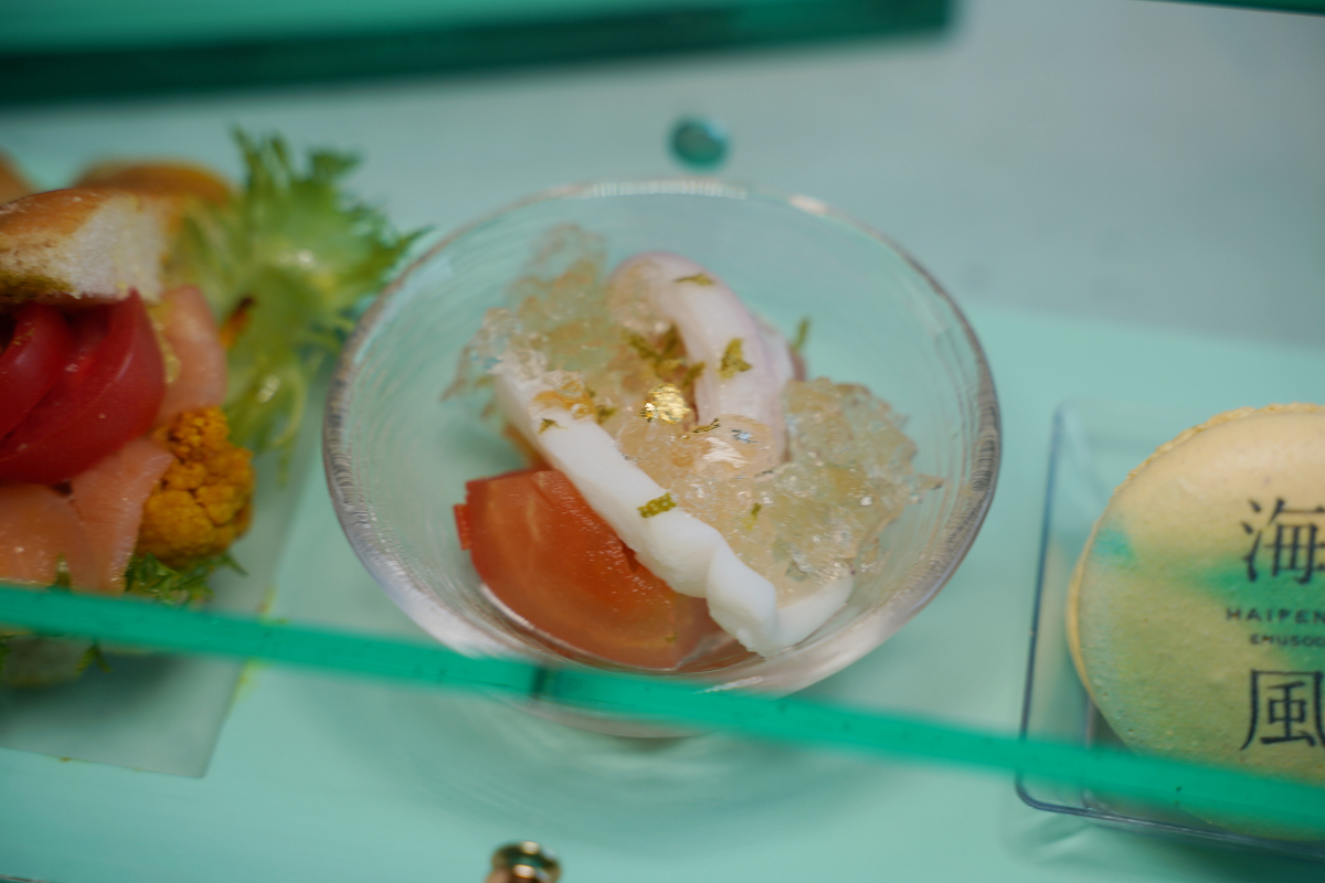 【海風號甜點列車開箱】透明珠寶餐盒夢幻登場 台中出發季節限定芋頭金沙馬卡龍 療癒系車廂超好拍