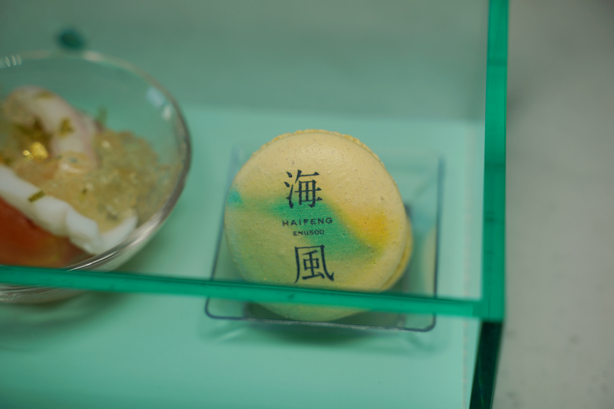 【海風號甜點列車開箱】透明珠寶餐盒夢幻登場 台中出發季節限定芋頭金沙馬卡龍 療癒系車廂超好拍