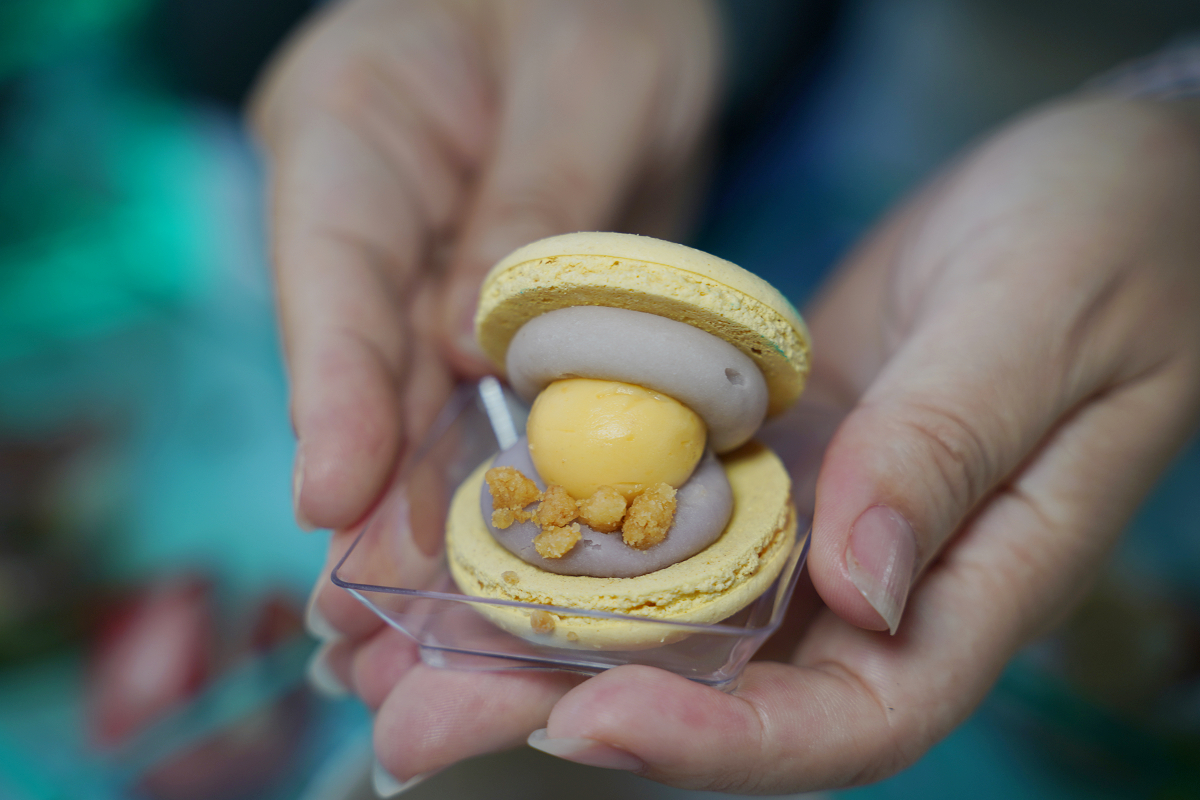 【海風號甜點列車開箱】透明珠寶餐盒夢幻登場 台中出發季節限定芋頭金沙馬卡龍 療癒系車廂超好拍