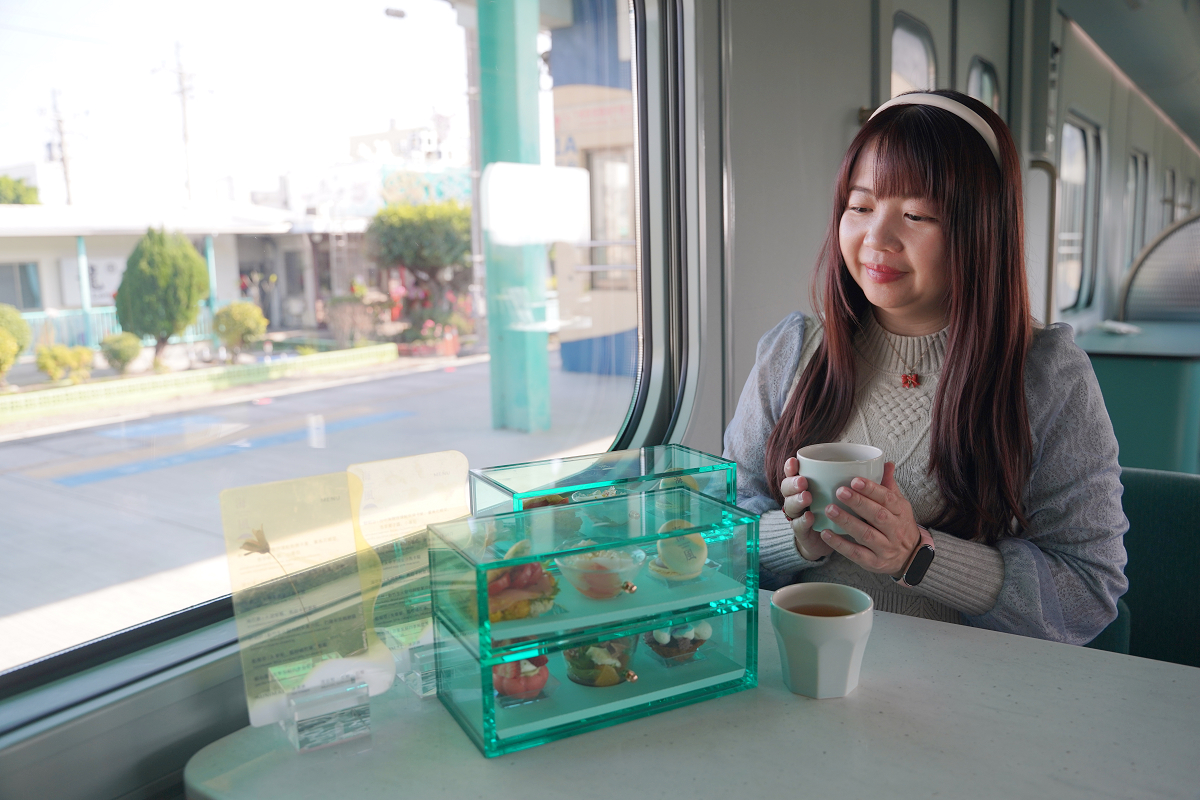 【海風號甜點列車開箱】透明珠寶餐盒夢幻登場 台中出發季節限定芋頭金沙馬卡龍 療癒系車廂超好拍