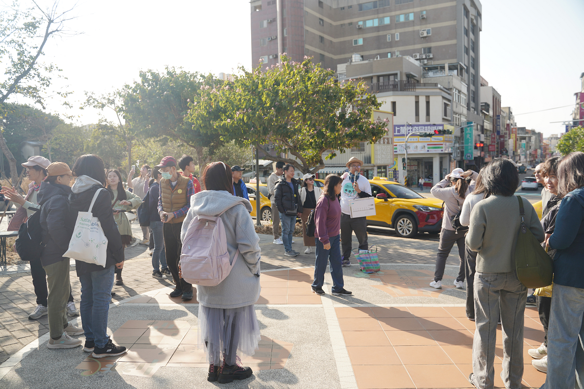 【海風號甜點列車開箱】透明珠寶餐盒夢幻登場 台中出發季節限定芋頭金沙馬卡龍 療癒系車廂超好拍