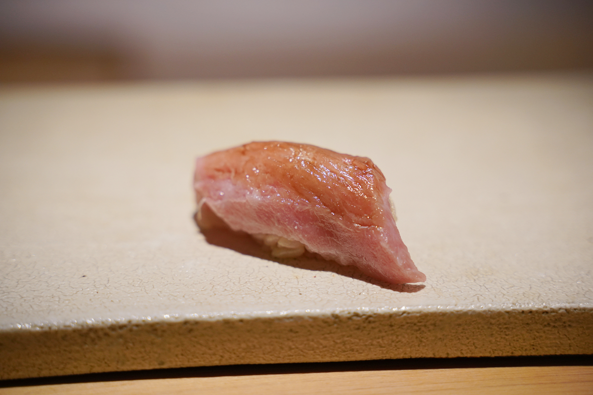 【鮨荻 sushi ogi】台北中山區無菜單料理推薦 台北條通商務聚餐/約會吃飯首選 你絕對沒吃過一次吃將近30道菜的OMAKASE! - 第30張圖 【鮨荻 sushi ogi】台北中山區無菜單料理推薦 台北條通商務聚餐/約會吃飯首選 你絕對沒吃過一次吃將近30道菜的OMAKASE!