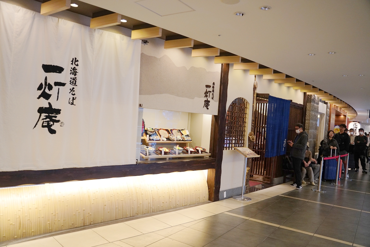 【北海道新千歲機場國內線航廈】超好逛四層樓商店街 餐廳/戲院/空港溫泉/鋼彈模型/初音未來 - 第15張圖 【北海道新千歲機場國內線航廈】超好逛四層樓商店街 餐廳/戲院/空港溫泉/鋼彈模型/初音未來