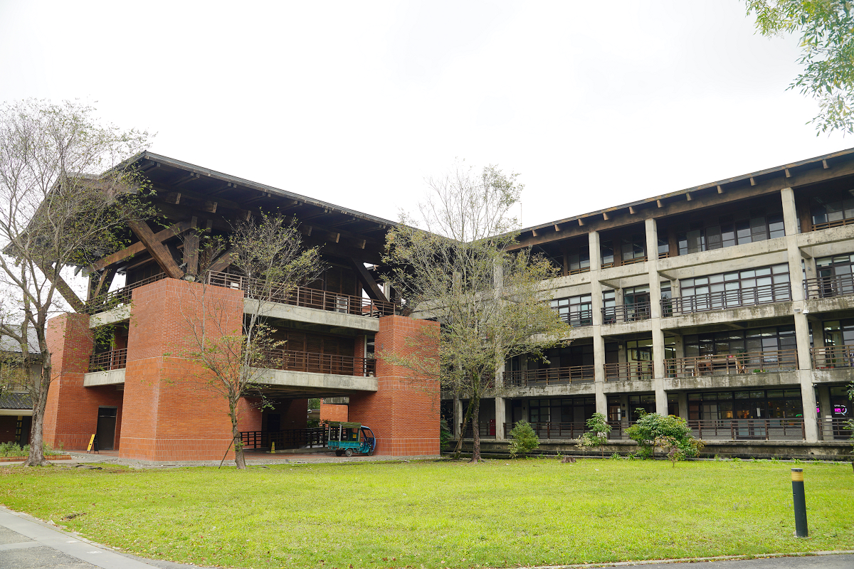 【煙波花時間宜蘭傳藝】夜宿蘭陽藝城漫遊古味巷陌 台灣首見聚落式住宿區 冰果室刨冰機兒童遊戲區