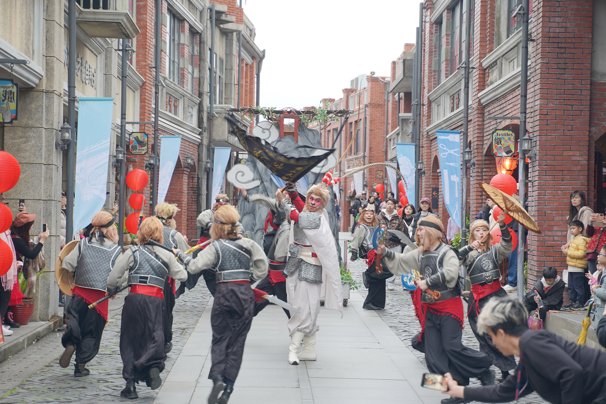 【齊天大聖嬉遊記】2026宜蘭傳藝園區駐園大戲 跳鼓陣x傳統戲曲x高空特技 入住煙波花時間免費看