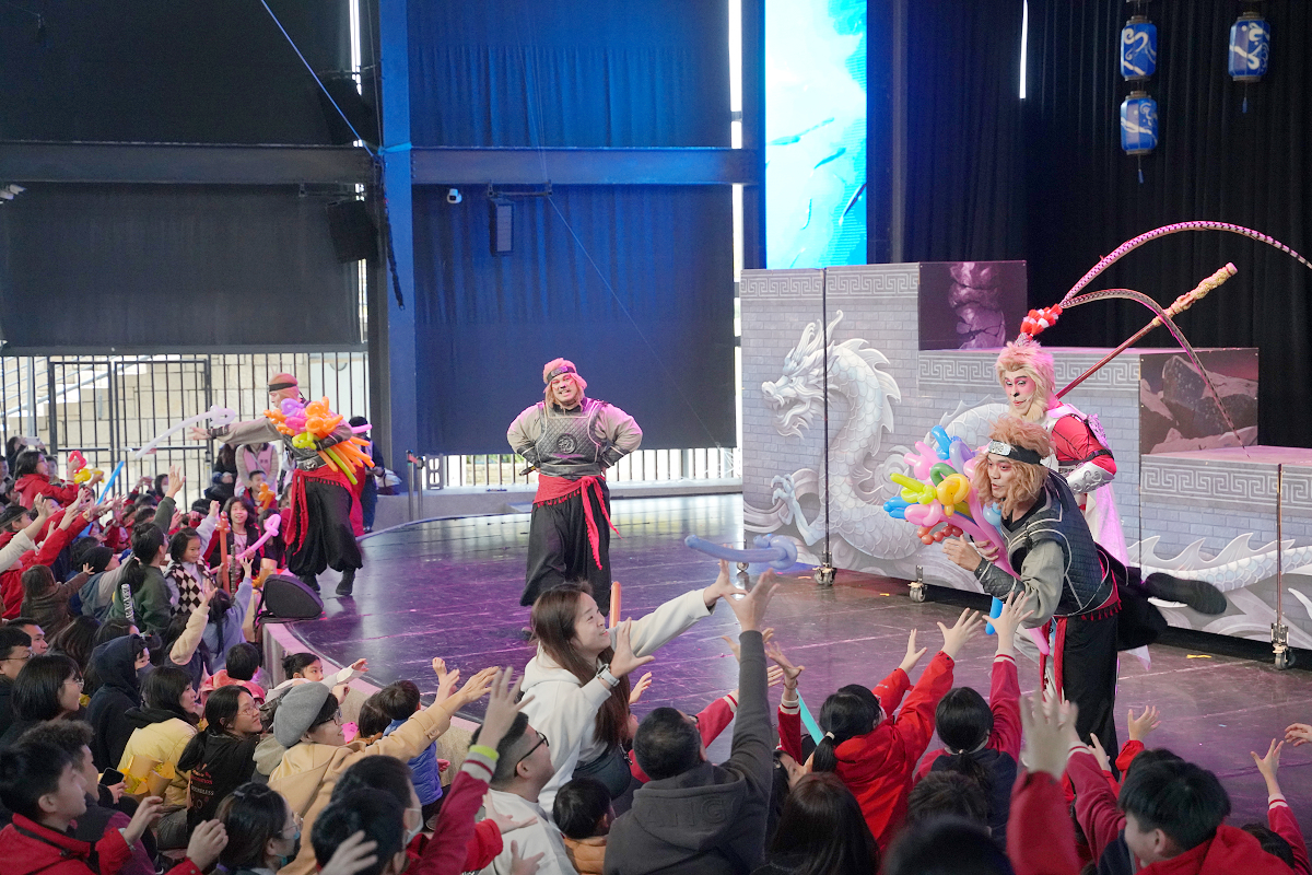 【齊天大聖嬉遊記】2026宜蘭傳藝園區駐園大戲 跳鼓陣x傳統戲曲x高空特技 入住煙波花時間免費看