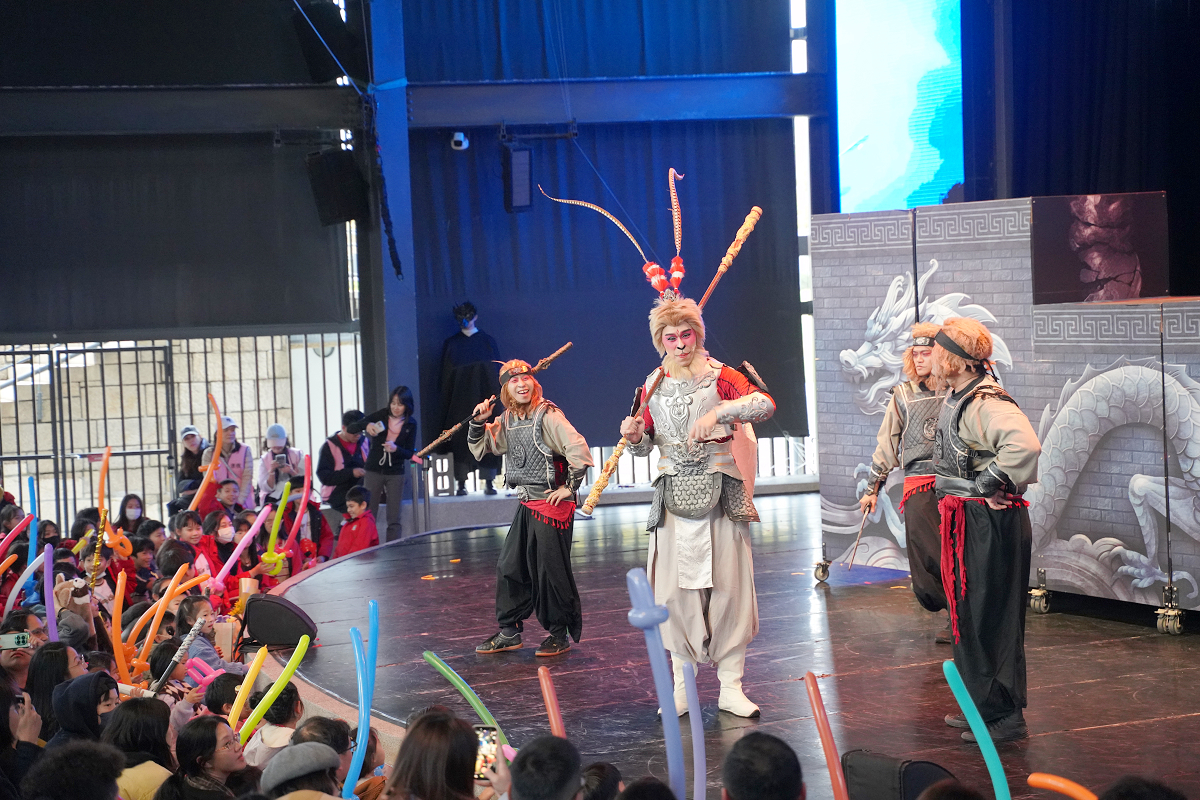 【齊天大聖嬉遊記】2026宜蘭傳藝園區駐園大戲 跳鼓陣x傳統戲曲x高空特技 入住煙波花時間免費看