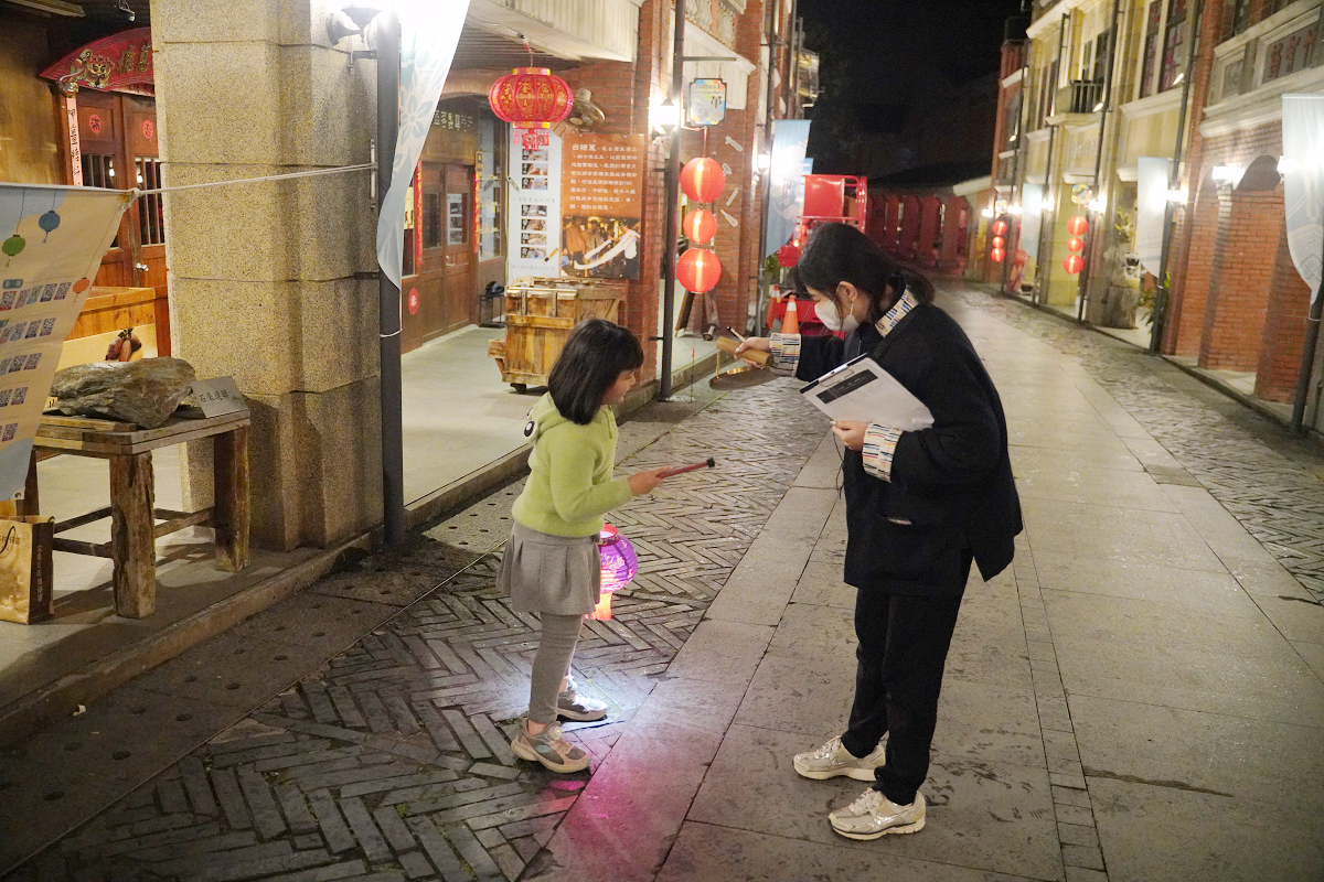 【煙波花時間宜蘭傳藝】夜宿蘭陽藝城漫遊古味巷陌 台灣首見聚落式住宿區 冰果室刨冰機兒童遊戲區