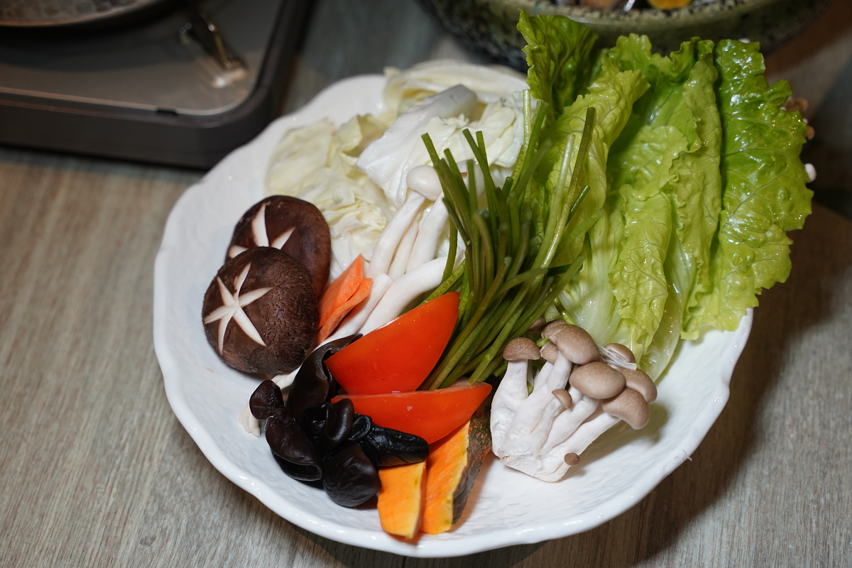 【滿饌樓】宜蘭傳藝中心美食餐廳推薦 細熬台味鍋物半自助吧吃到飽 煙波花時間晚餐好選擇