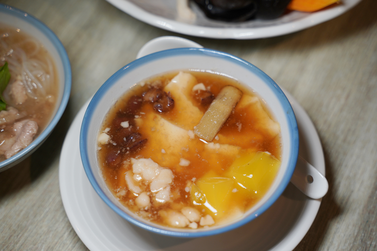 【滿饌樓】宜蘭傳藝中心美食餐廳推薦 細熬台味鍋物半自助吧吃到飽 煙波花時間晚餐好選擇