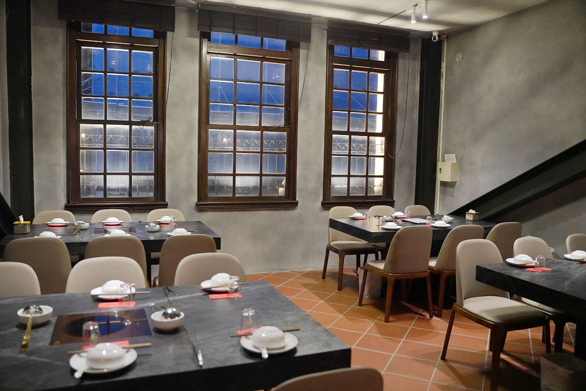 【老撈麻辣火鍋-順天外科醫院】大稻埕美食餐廳推薦 百年歷史日式老宅空間 沒預訂吃不到雞煲蟹鍋 - 第7張圖 【老撈麻辣火鍋-順天外科醫院】大稻埕美食餐廳推薦 百年歷史日式老宅空間 沒預訂吃不到雞煲蟹鍋