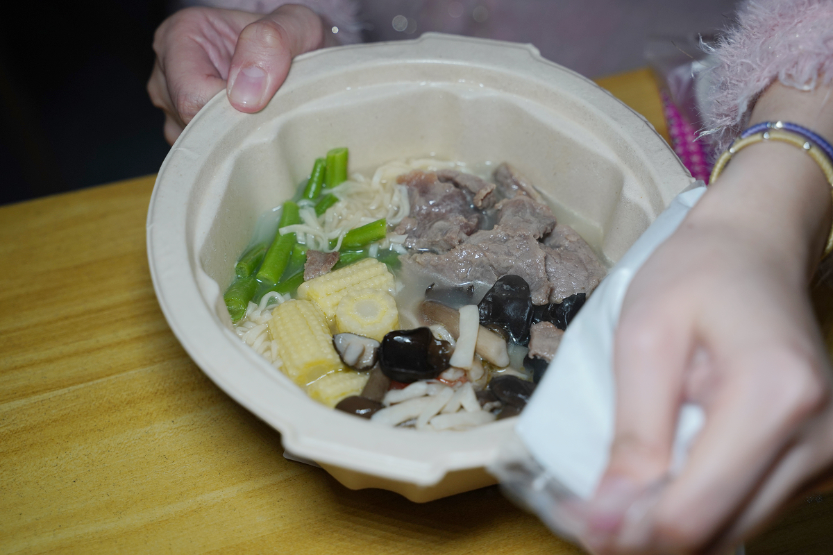 【Yo-Kai Express無人拉麵機開箱】泰國國民MAMA泡麵90秒現煮 24小時無人商店商機無限