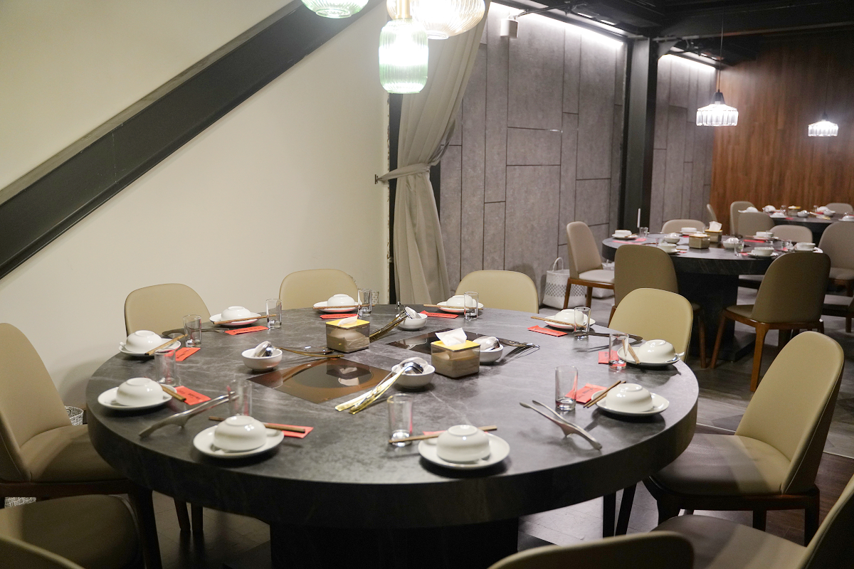 【老撈麻辣火鍋-順天外科醫院】大稻埕美食餐廳推薦 百年歷史日式老宅空間 沒預訂吃不到雞煲蟹鍋 - 第10張圖 【老撈麻辣火鍋-順天外科醫院】大稻埕美食餐廳推薦 百年歷史日式老宅空間 沒預訂吃不到雞煲蟹鍋