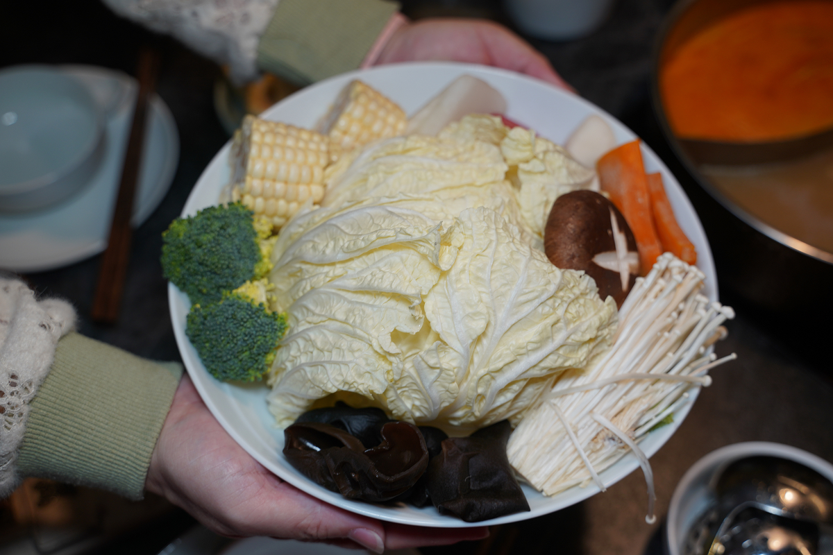 【老撈麻辣火鍋-順天外科醫院】大稻埕美食餐廳推薦 百年歷史日式老宅空間 沒預訂吃不到雞煲蟹鍋 - 第22張圖 【老撈麻辣火鍋-順天外科醫院】大稻埕美食餐廳推薦 百年歷史日式老宅空間 沒預訂吃不到雞煲蟹鍋