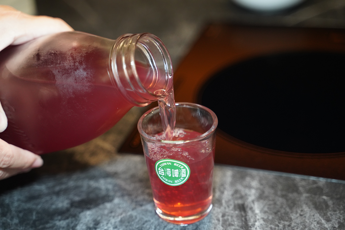 【老撈麻辣火鍋-順天外科醫院】大稻埕美食餐廳推薦 百年歷史日式老宅空間 沒預訂吃不到雞煲蟹鍋 - 第23張圖 【老撈麻辣火鍋-順天外科醫院】大稻埕美食餐廳推薦 百年歷史日式老宅空間 沒預訂吃不到雞煲蟹鍋