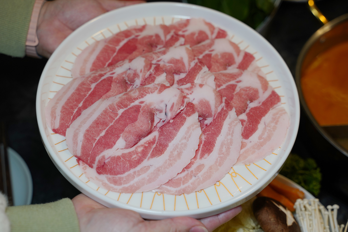 【老撈麻辣火鍋-順天外科醫院】大稻埕美食餐廳推薦 百年歷史日式老宅空間 沒預訂吃不到雞煲蟹鍋 - 第33張圖 【老撈麻辣火鍋-順天外科醫院】大稻埕美食餐廳推薦 百年歷史日式老宅空間 沒預訂吃不到雞煲蟹鍋