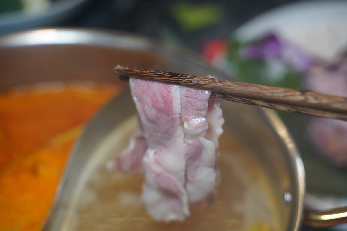 【老撈麻辣火鍋-順天外科醫院】大稻埕美食餐廳推薦 百年歷史日式老宅空間 沒預訂吃不到雞煲蟹鍋 - 第37張圖 【老撈麻辣火鍋-順天外科醫院】大稻埕美食餐廳推薦 百年歷史日式老宅空間 沒預訂吃不到雞煲蟹鍋