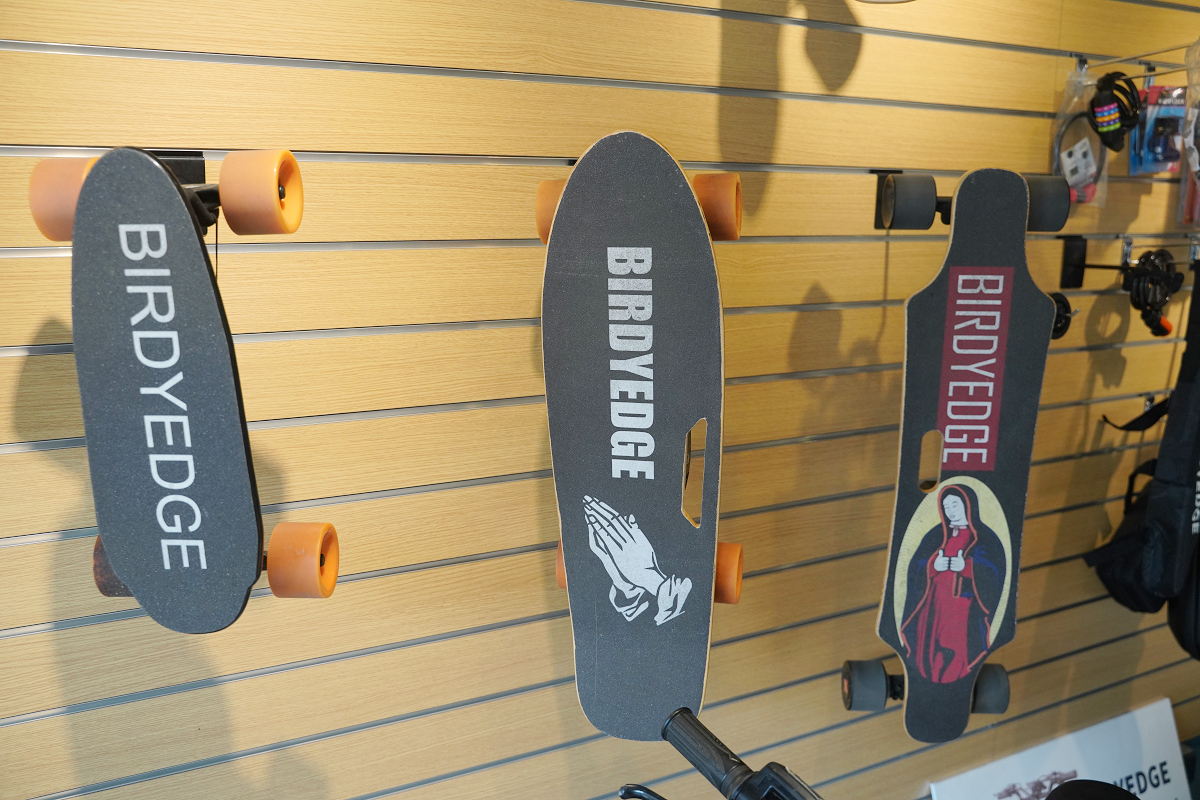 【BIRDSEDGE電動滑板電動滑板車新竹旗艦店】新竹電動滑板車推薦 實體店面完整保固可試乘