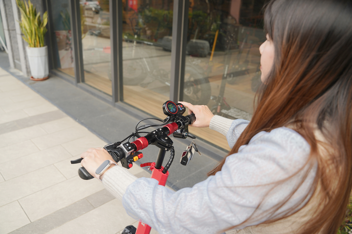 【BIRDSEDGE電動滑板電動滑板車新竹旗艦店】新竹電動滑板車推薦 實體店面完整保固可試乘