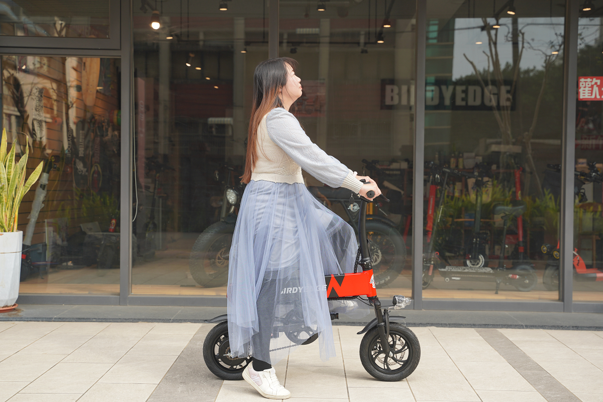 【BIRDSEDGE電動滑板電動滑板車新竹旗艦店】新竹電動滑板車推薦 實體店面完整保固可試乘