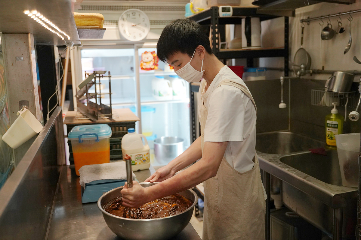 【初蛋糕豆漿蛋糕三峽老街店】三峽老街伴手禮推薦 堅持82顆手打紅仁蛋 三峽彌月蛋糕首選