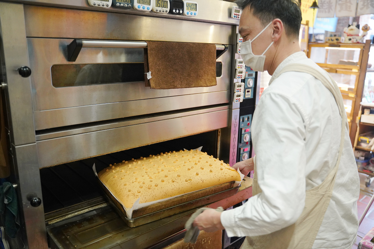 【初蛋糕豆漿蛋糕三峽老街店】三峽老街伴手禮推薦 堅持82顆手打紅仁蛋 三峽彌月蛋糕首選