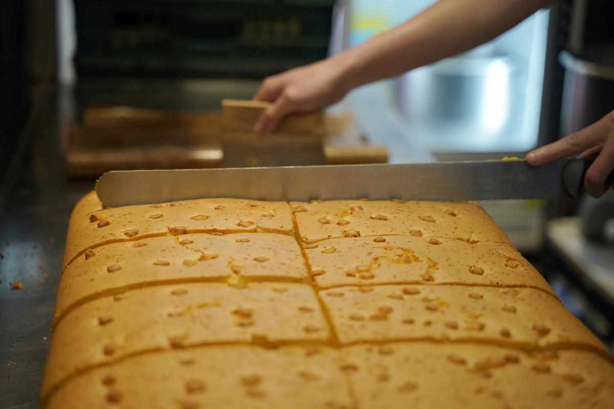 【初蛋糕豆漿蛋糕三峽老街店】三峽老街伴手禮推薦 堅持82顆手打紅仁蛋 三峽彌月蛋糕首選